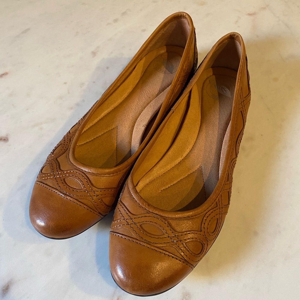 Nurture Brown Flat